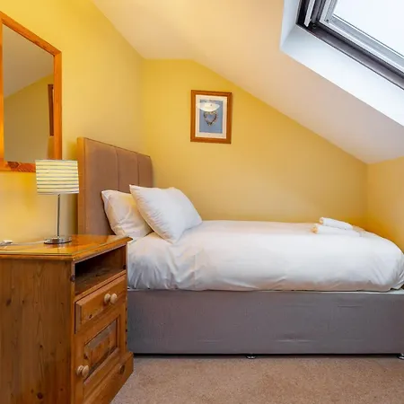 דירה 4 Bed In Ambleside Oc-Lr109 *