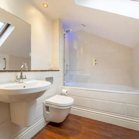 4 Bed In Ambleside Oc-Lr109 דירה