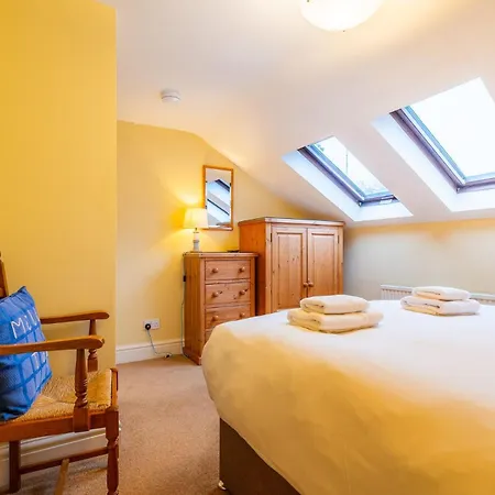 דירה 4 Bed In Ambleside Oc-Lr109 אמבלסייד