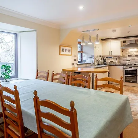 4 Bed In Ambleside Oc-Lr109 דירה