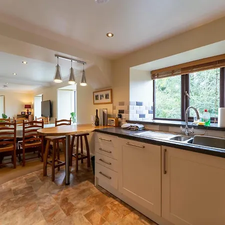דירה 4 Bed In Ambleside Oc-Lr109